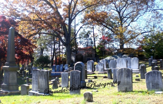 sleepyhollow-tombstones-dating-back-to-1600s-watermarked-10-26